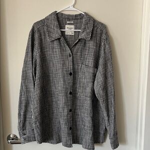 Abercrombie & Fitch Black and White Button Down Shirt